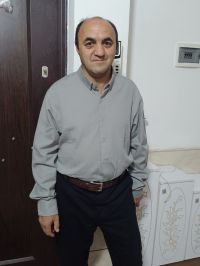 صورة R